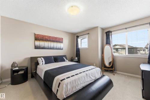3039 Harvey Cr, Edmonton, AB - Indoor Photo Showing Bedroom