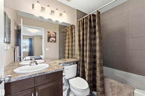 3039 Harvey Cr, Edmonton, AB - Indoor Photo Showing Bathroom