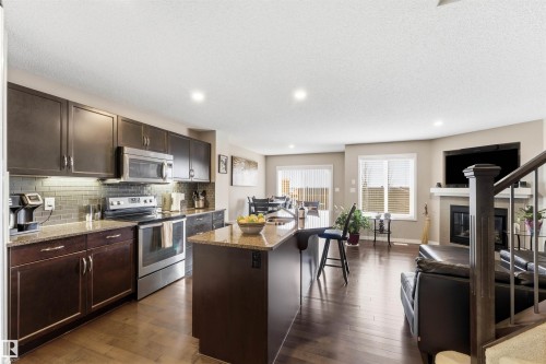 3039 Harvey Cr, Edmonton, AB - Indoor Photo Showing Kitchen