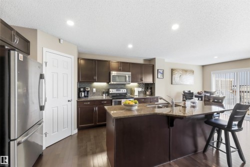3039 Harvey Cr, Edmonton, AB - Indoor Photo Showing Kitchen With Double Sink With Upgraded Kitchen