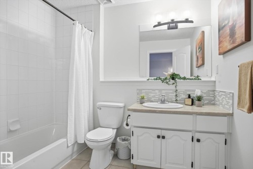 7 Hawthorne Crescent, St. Albert, AB - Indoor Photo Showing Bathroom