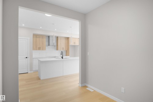 7113 51 Avenue, Beaumont, AB - Indoor