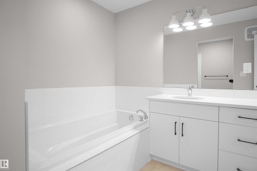 7113 51 Avenue, Beaumont, AB - Indoor Photo Showing Bathroom