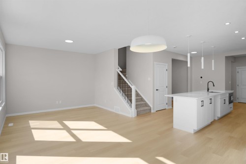 7113 51 Avenue, Beaumont, AB - Indoor