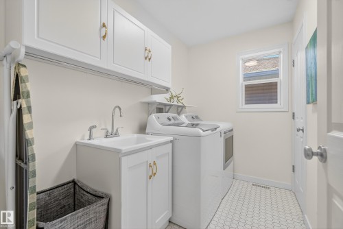 8705 92A Avenue, Edmonton, AB - Indoor Photo Showing Laundry Room