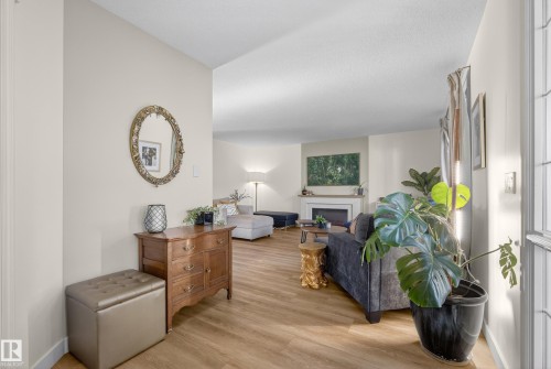 8705 92A Avenue, Edmonton, AB - Indoor
