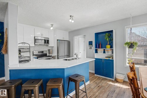 15 5281 Terwillegar Boulevard, Edmonton, AB - Indoor Photo Showing Kitchen With Double Sink With Upgraded Kitchen