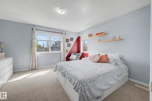 15 5281 Terwillegar Boulevard, Edmonton, AB - Indoor Photo Showing Bedroom