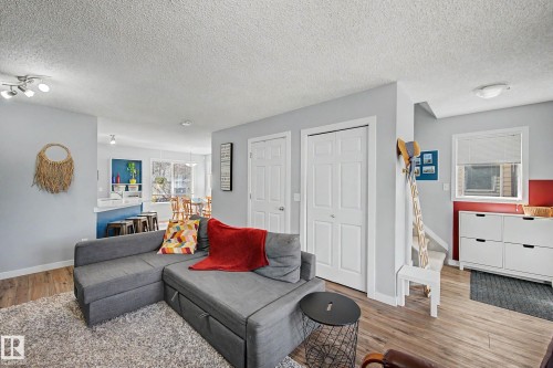 15 5281 Terwillegar Boulevard, Edmonton, AB - Indoor Photo Showing Living Room