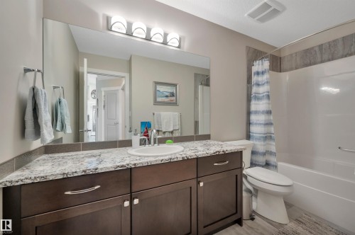 437 Meadowview Drive, Fort Saskatchewan, AB - Indoor Photo Showing Bathroom