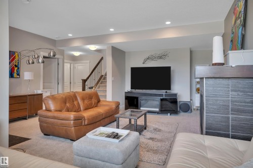 437 Meadowview Drive, Fort Saskatchewan, AB - Indoor Photo Showing Living Room