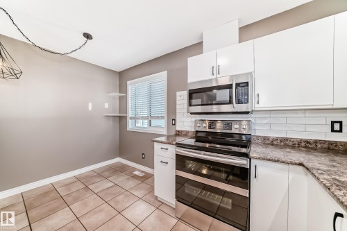10226 152 Street, Edmonton, AB - Indoor Photo Showing Kitchen