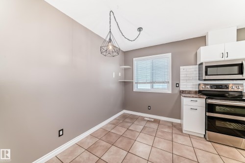 10226 152 Street, Edmonton, AB - Indoor Photo Showing Kitchen