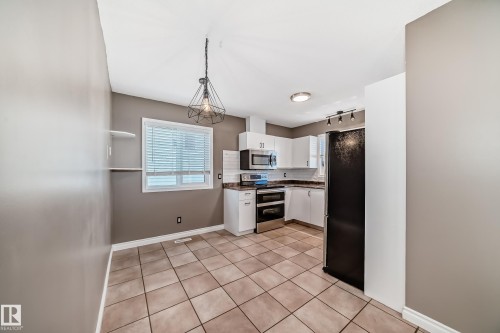 10226 152 Street, Edmonton, AB - Indoor Photo Showing Kitchen
