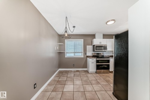 10226 152 Street, Edmonton, AB - Indoor Photo Showing Kitchen