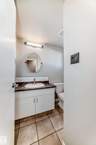 10226 152 Street, Edmonton, AB - Indoor Photo Showing Bathroom