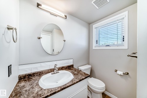 10226 152 Street, Edmonton, AB - Indoor Photo Showing Bathroom