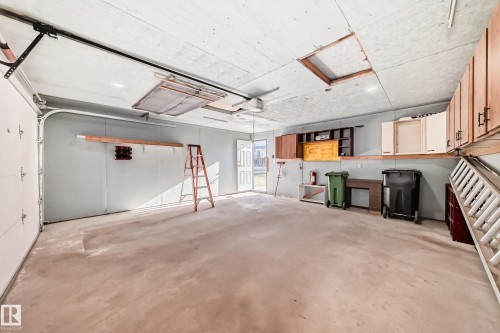 10226 152 Street, Edmonton, AB - Indoor Photo Showing Garage