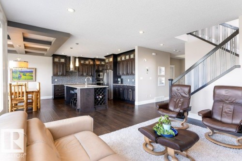 18 Executive Way, St. Albert, AB - Indoor Photo Showing Living Room