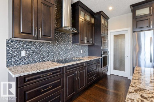 18 Executive Way, St. Albert, AB - Indoor Photo Showing Kitchen With Upgraded Kitchen