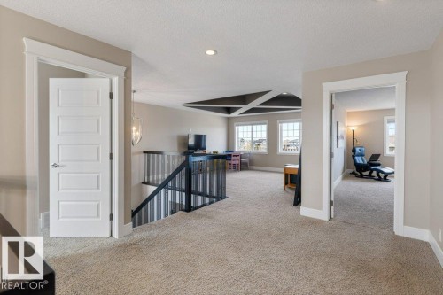 18 Executive Way, St. Albert, AB - Indoor Photo Showing Other Room
