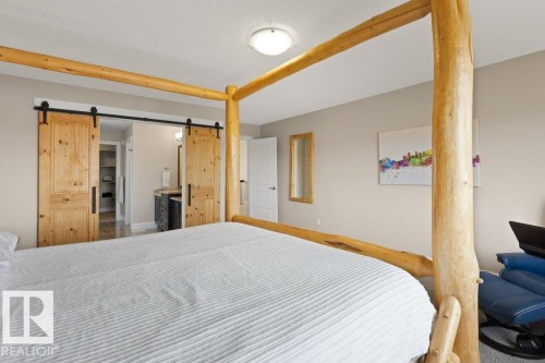 18 Executive Way, St. Albert, AB - Indoor Photo Showing Bedroom