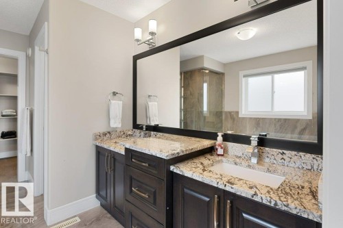 18 Executive Way, St. Albert, AB - Indoor Photo Showing Bathroom