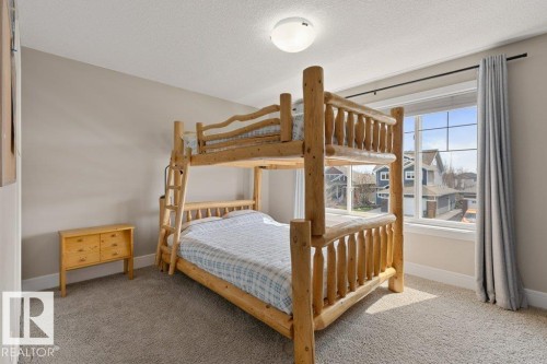 18 Executive Way, St. Albert, AB - Indoor Photo Showing Bedroom