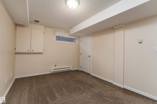 1044 Barnes Way, Edmonton, AB - Indoor Photo Showing Other Room