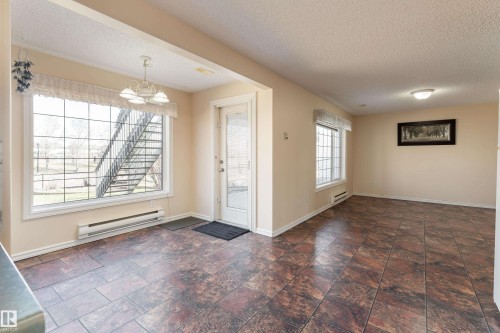 1044 Barnes Way, Edmonton, AB - Indoor Photo Showing Other Room