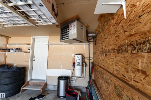 1044 Barnes Way, Edmonton, AB - Indoor
