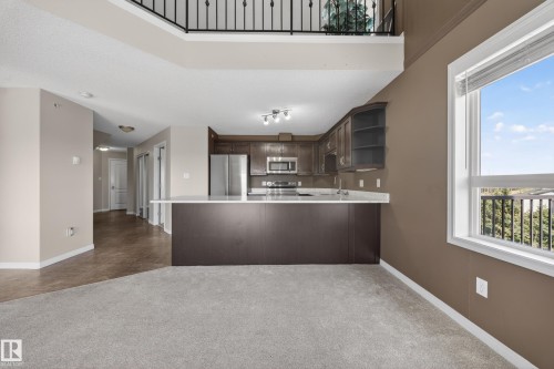 435 1520 Hammond Gate, Edmonton, AB - Indoor Photo Showing Kitchen
