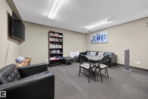 435 1520 Hammond Gate, Edmonton, AB - Indoor