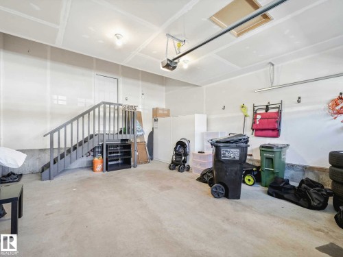 Image quality insufficient for description - 2435 12 Avenue, Edmonton, AB - Indoor Photo Showing Garage