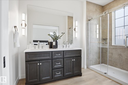 9705 68 Avenue, Edmonton, AB - Indoor Photo Showing Bathroom
