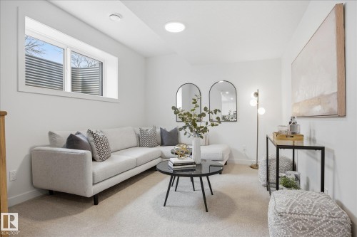 9705 68 Avenue, Edmonton, AB - Indoor Photo Showing Living Room