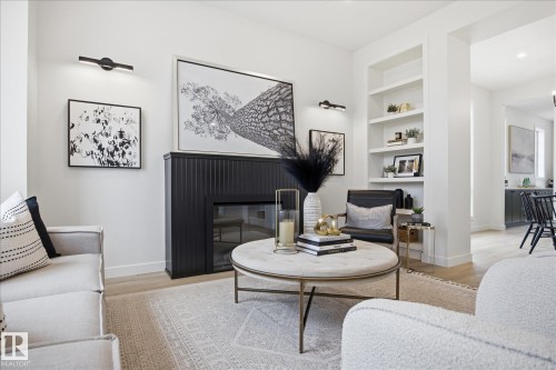 9705 68 Avenue, Edmonton, AB - Indoor Photo Showing Living Room