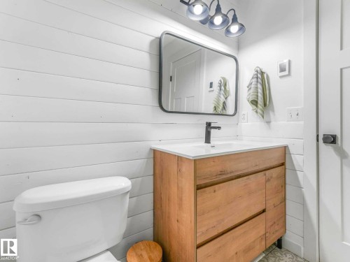 6129 Stinson Way, Edmonton, AB - Indoor Photo Showing Bathroom