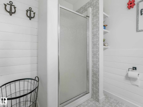 6129 Stinson Way, Edmonton, AB - Indoor Photo Showing Bathroom