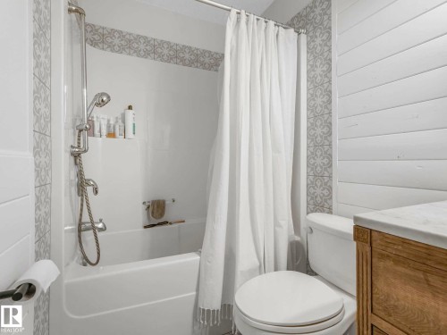 6129 Stinson Way, Edmonton, AB - Indoor Photo Showing Bathroom