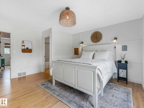 6129 Stinson Way, Edmonton, AB - Indoor Photo Showing Bedroom