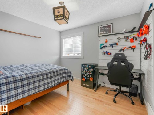 6129 Stinson Way, Edmonton, AB - Indoor Photo Showing Bedroom