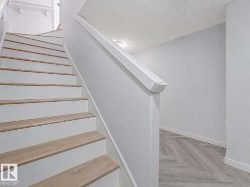 6129 Stinson Way, Edmonton, AB - Indoor Photo Showing Other Room