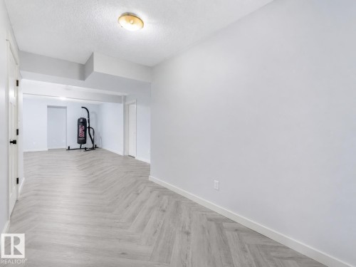 6129 Stinson Way, Edmonton, AB - Indoor Photo Showing Other Room