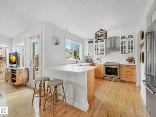 6129 Stinson Way, Edmonton, AB - Indoor Photo Showing Kitchen With Upgraded Kitchen