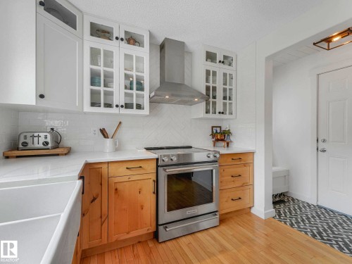 6129 Stinson Way, Edmonton, AB - Indoor Photo Showing Kitchen