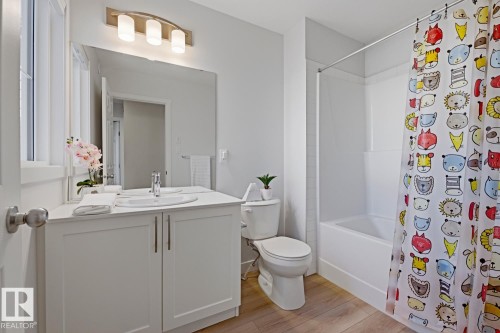 17432 6 Street, Edmonton, AB - Indoor Photo Showing Bathroom