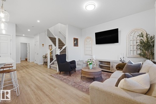 17432 6 Street, Edmonton, AB - Indoor Photo Showing Living Room