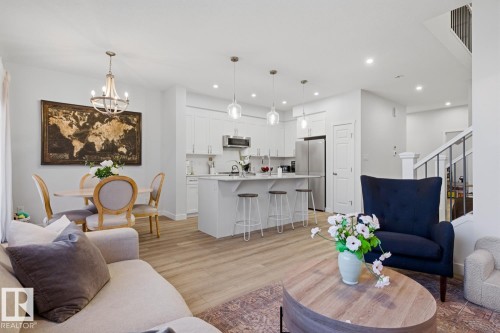 17432 6 Street, Edmonton, AB - Indoor Photo Showing Living Room