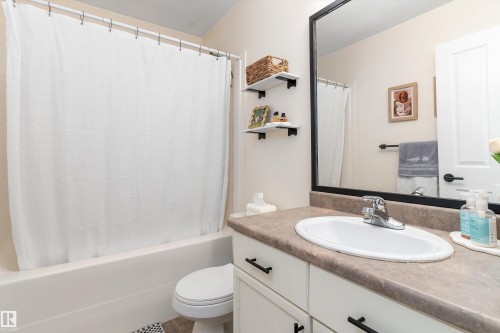 23 Grayridge Bay, Stony Plain, AB - Indoor Photo Showing Bathroom